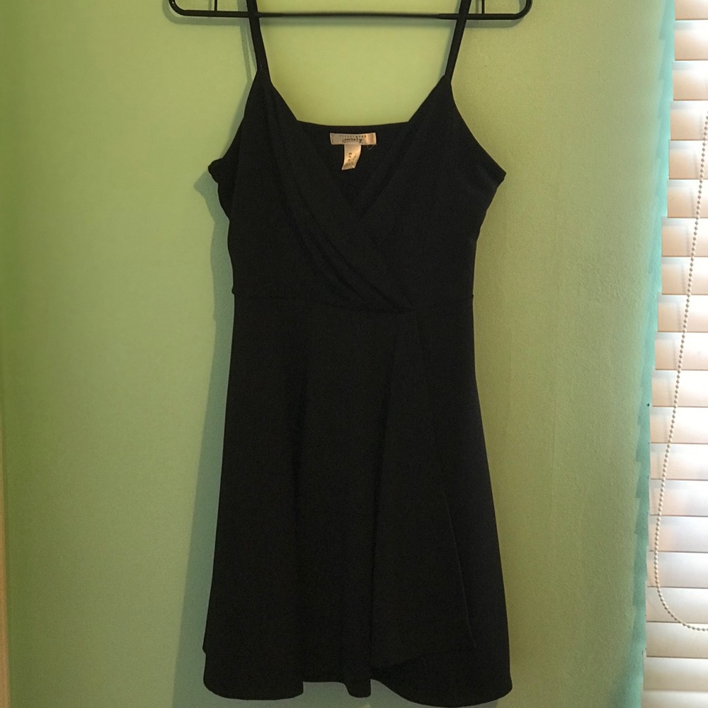 Cute flowy summer dress! 💜
